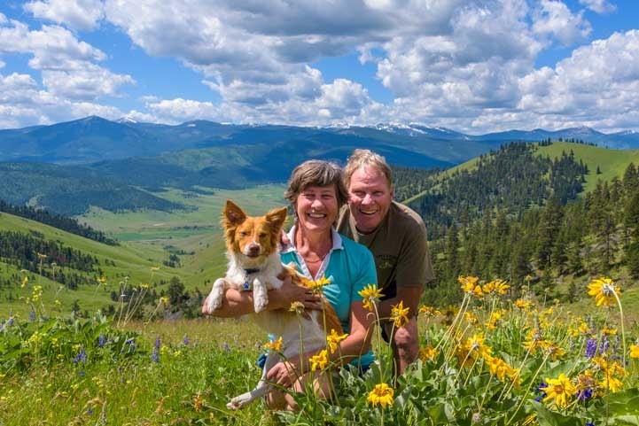 Full-time RVers with puppy living nomadic lifestyle and traveling in Montana
