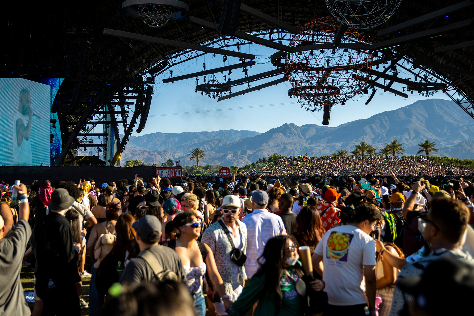 A crowd enjoying the Coachella Valley Music and Arts Festival