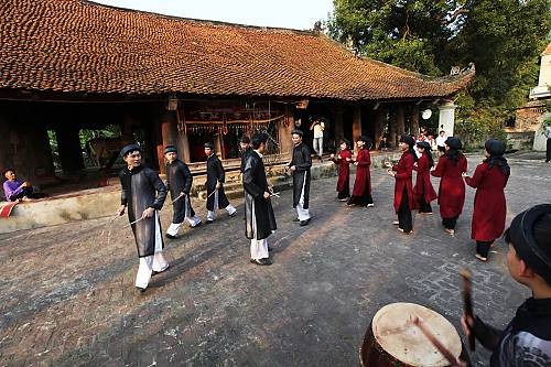 Future initiatives aimed at promoting and protecting Phu Tho’s unique performing arts, including educational programs and cultural tourism
