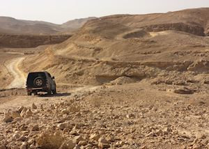 Off-roading in Makhtesh Ramon