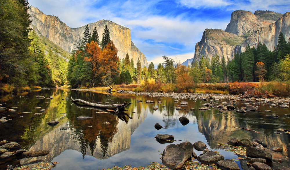 Yosemite Valley with fall foliage and rocky mountains