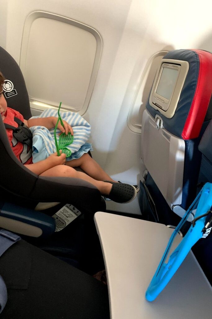 Kid with the best travel toys