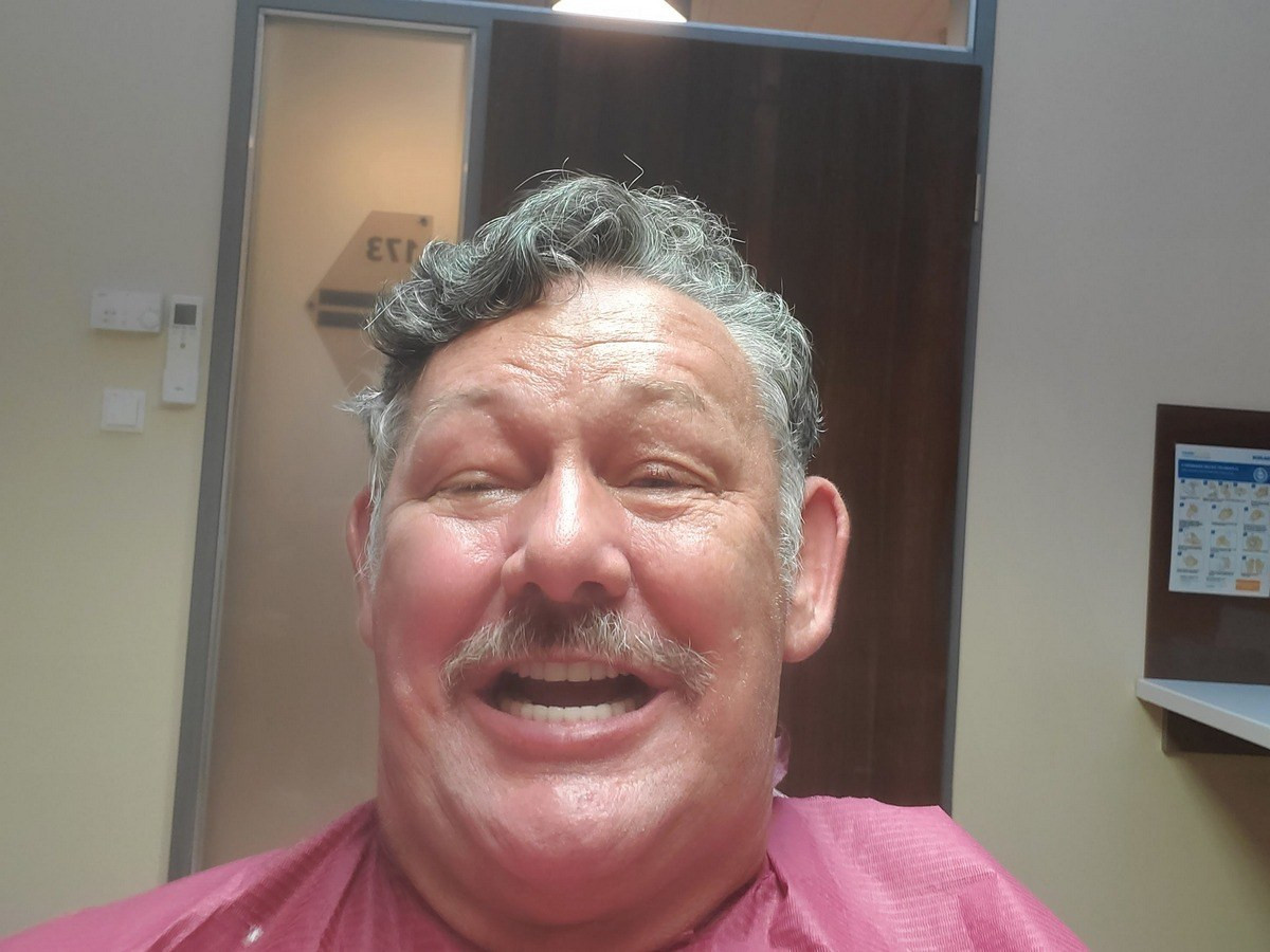 A satisfied dental tourism patient from the US
