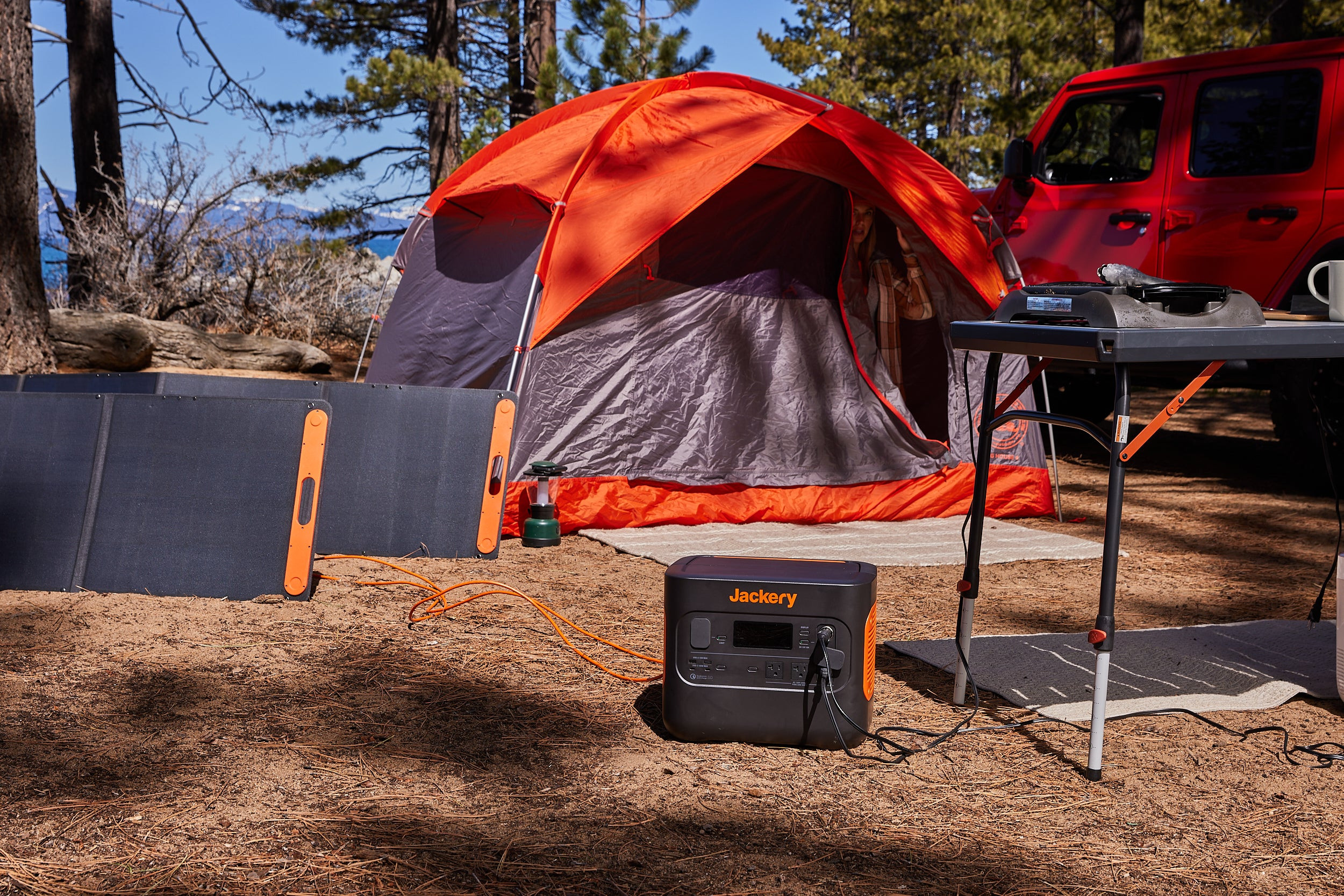 Jackery Solar Generator 2000 Pro