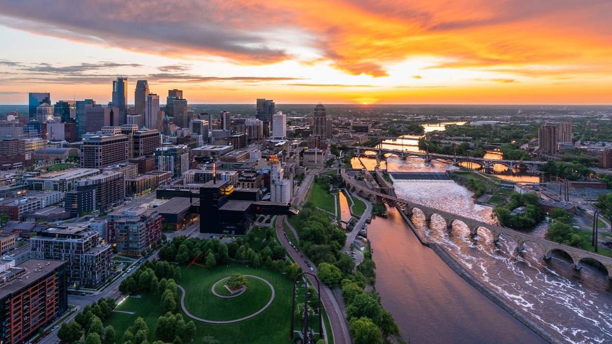 2022RiverfrontSunset CREDIT LanePelovsky CourtesyOfMeetMinneapolis 5x4 a98a2c32fe63dcbad374127aadad3f0c