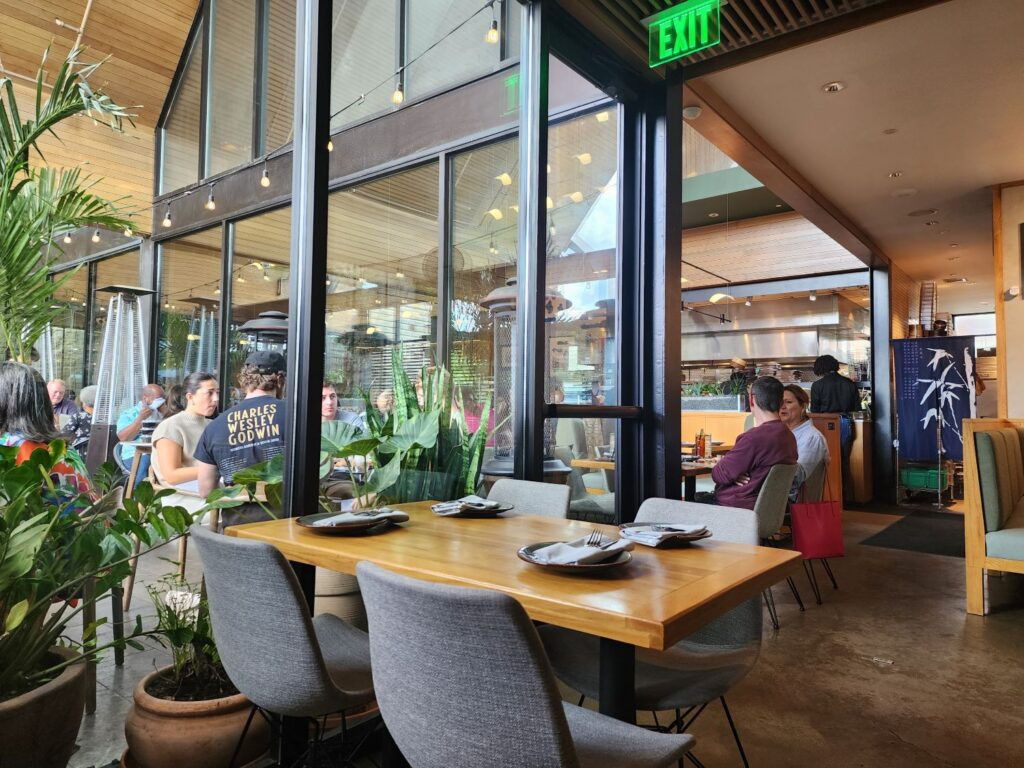 Traveler's Table Open Space