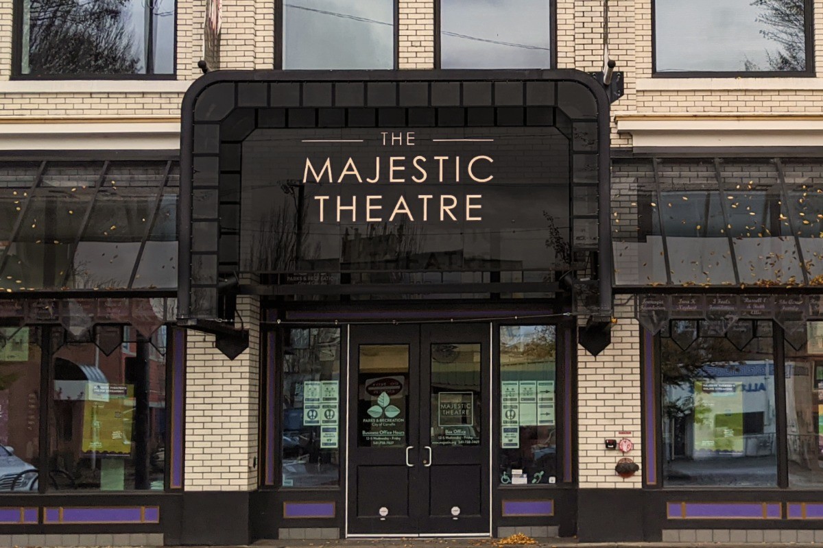 Majestic Theatre, in Corvallis, Oregon - The front entrance of the Majestic Theatre, showcasing their new marquee