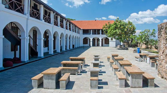 Old Dutch Hospital: Modern Colombo Tourism Places