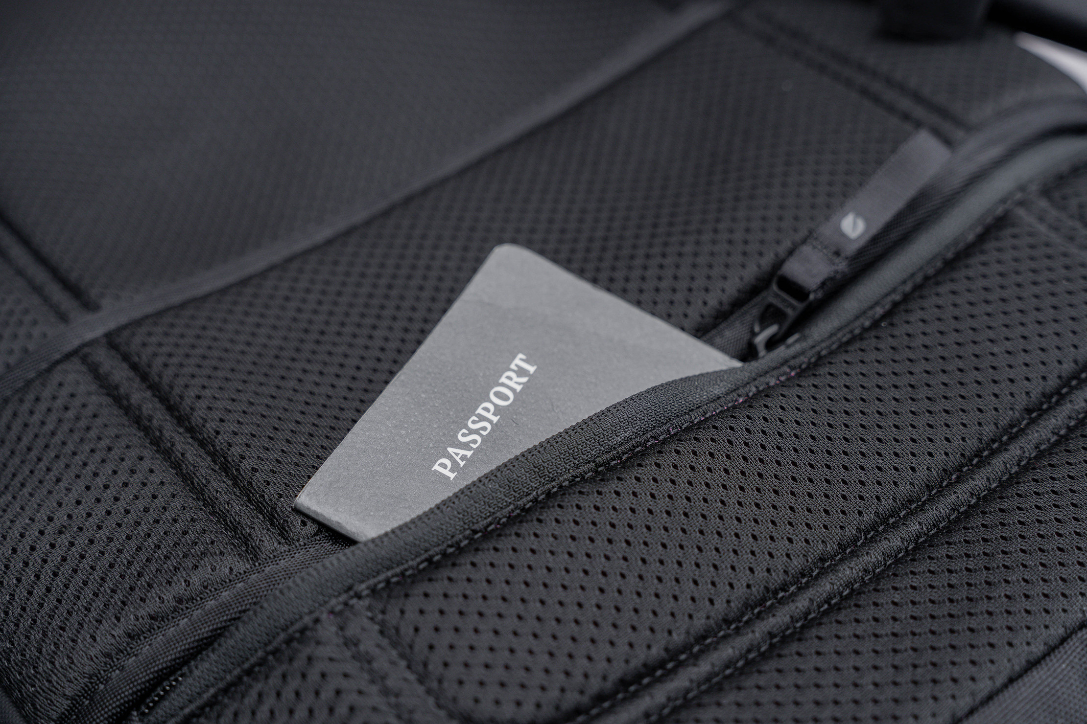 Incase A.R.C. Travel Pack Pocket 2