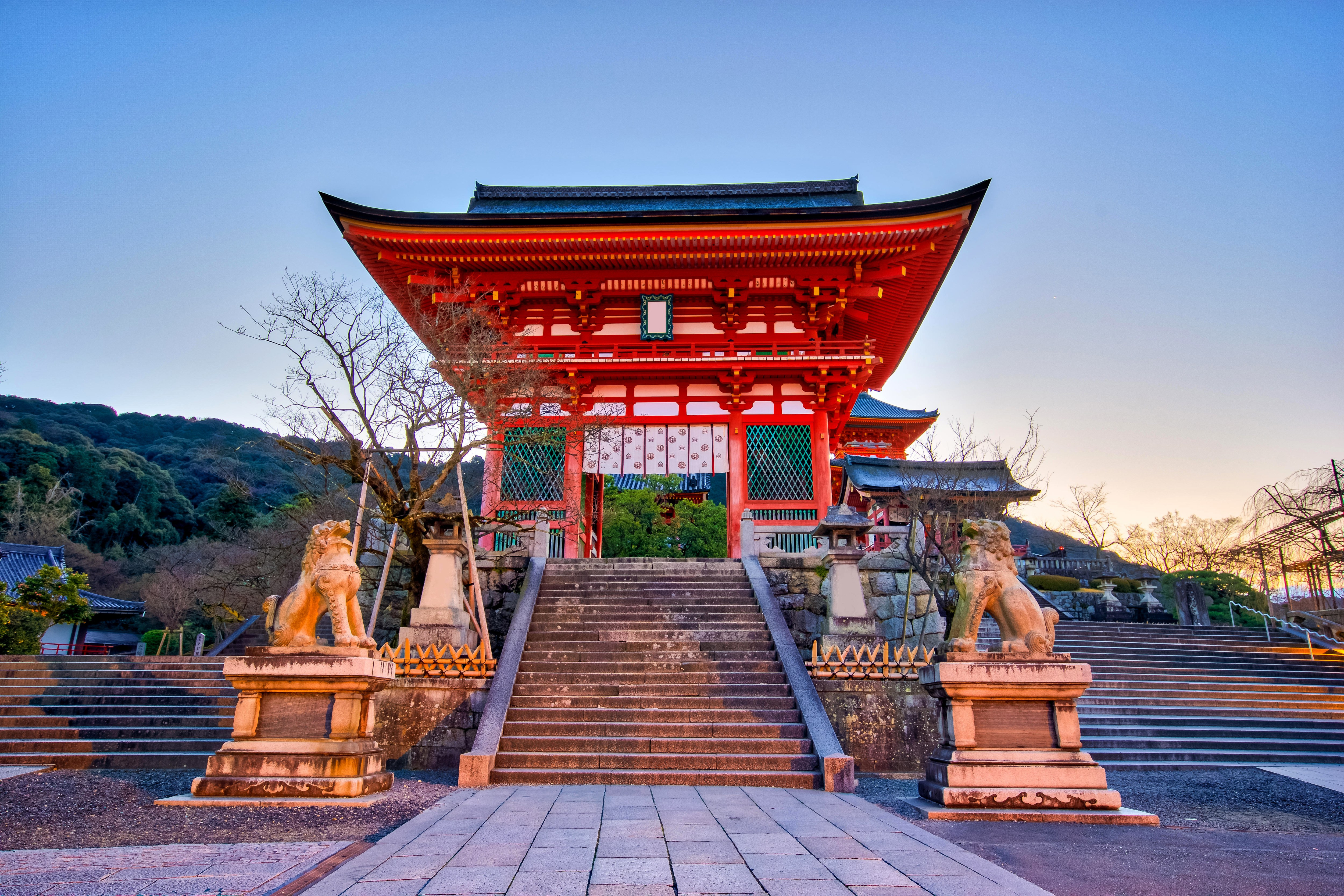 Kiyomizu-dera temple in Kyoto, Japan featuring vibrant colors and intricate architecture