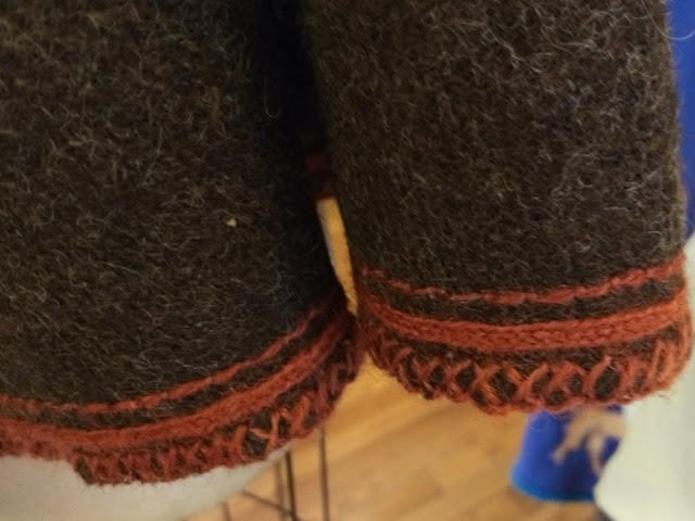Finished hem of the wool cloak