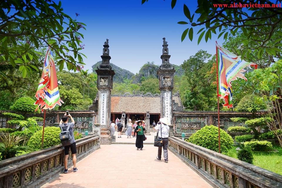 Best Time to Visit Hoa Lu