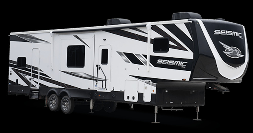 Exterior of the Jayco Seismic 395 toy hauler