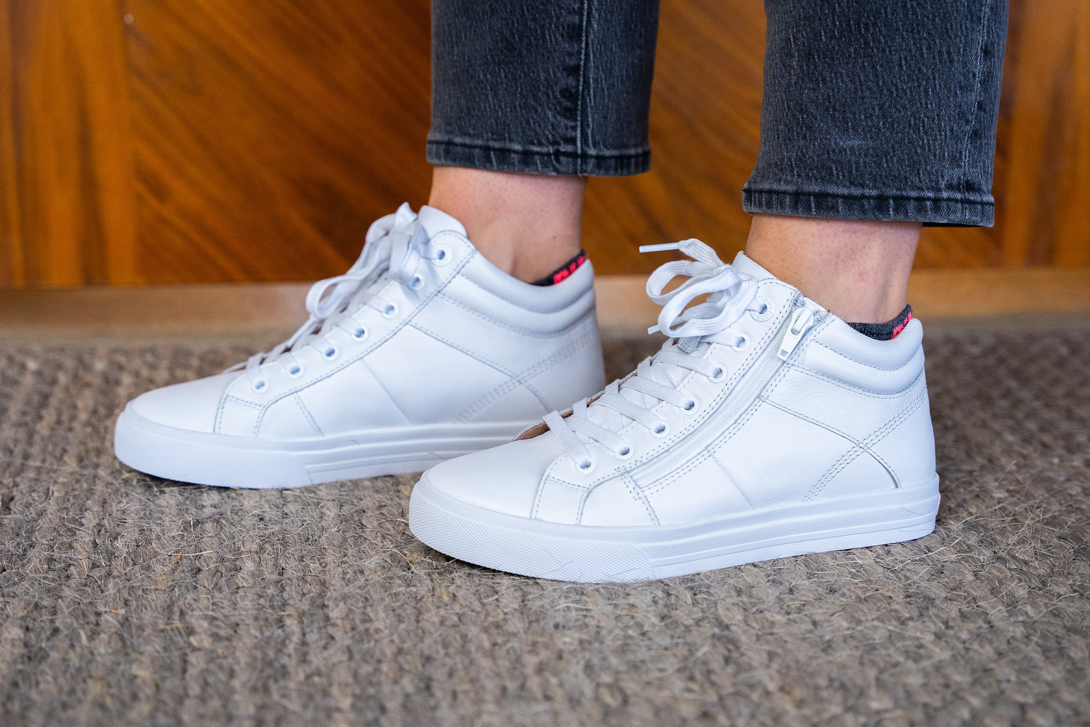 Taos Winner Sneakers