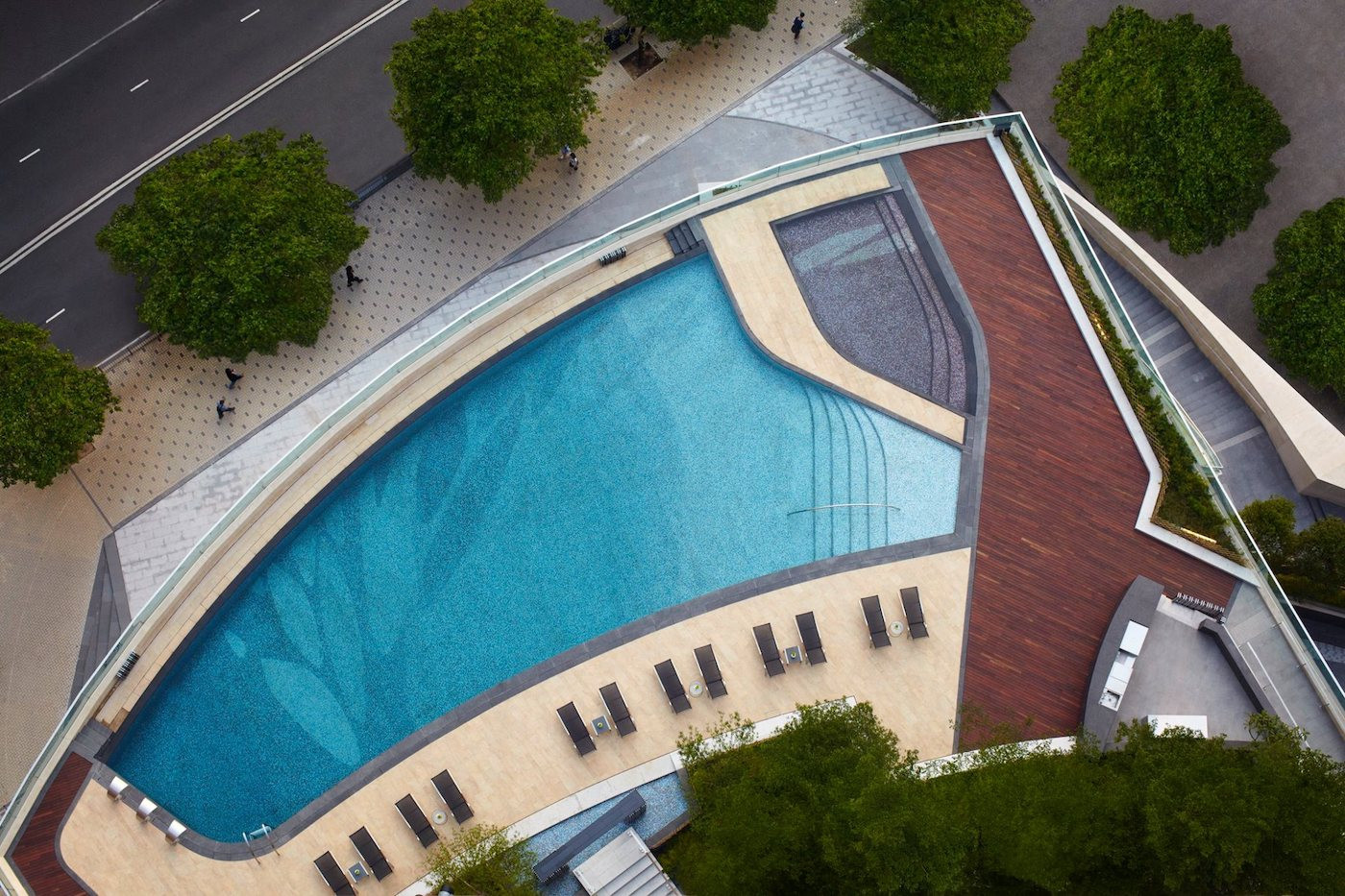 Courtyard by Marriott Hong Kong Sha Tin offers comfortable rooms at affordable prices