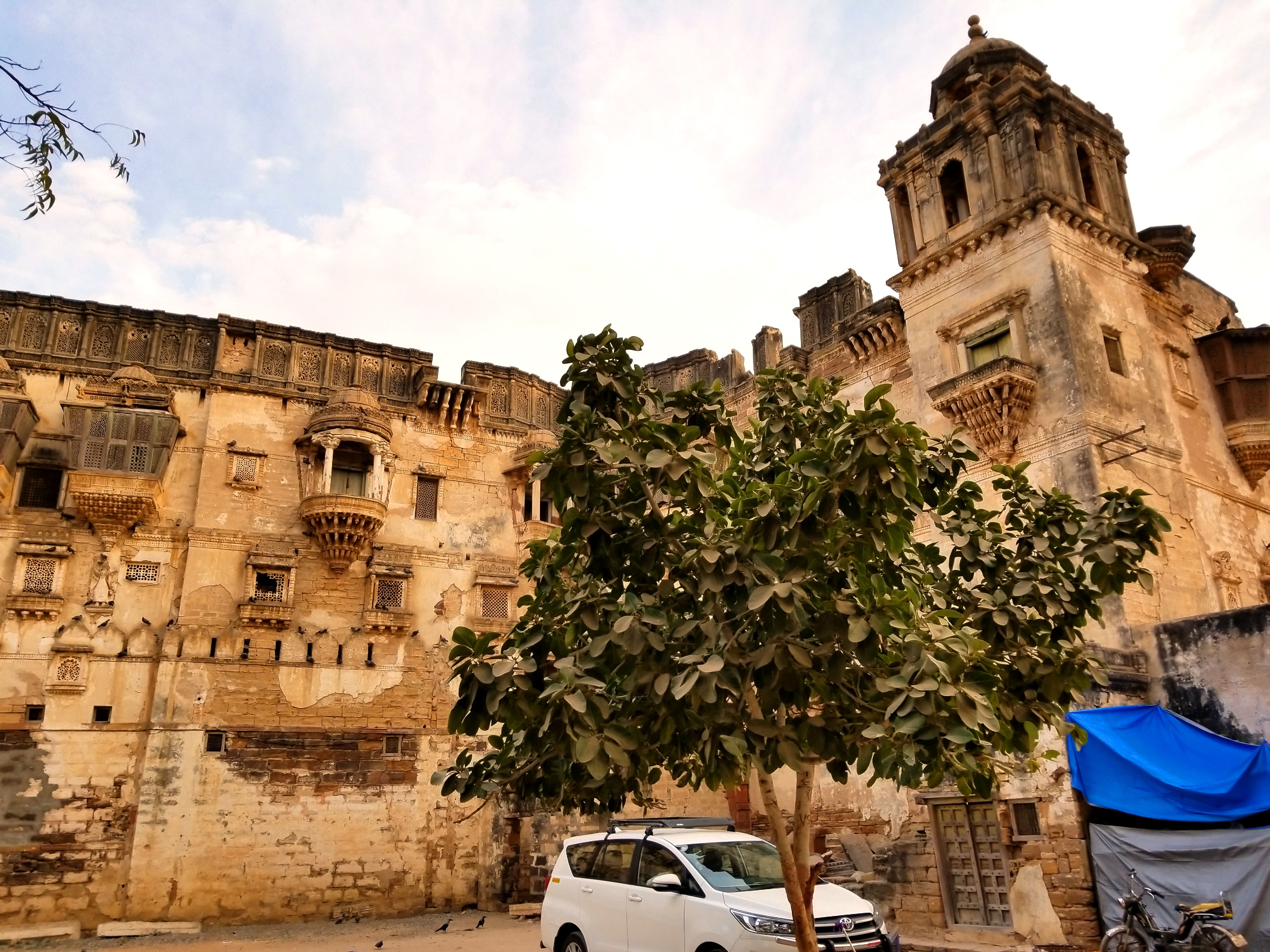 Aina Mahal