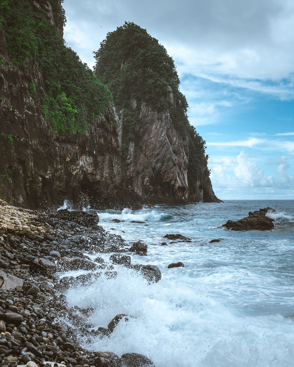 Rocky beach along the Tuafauna Trail