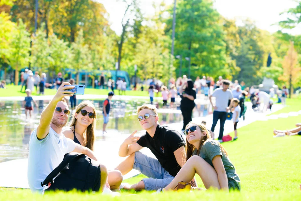 Friends enjoying Reims