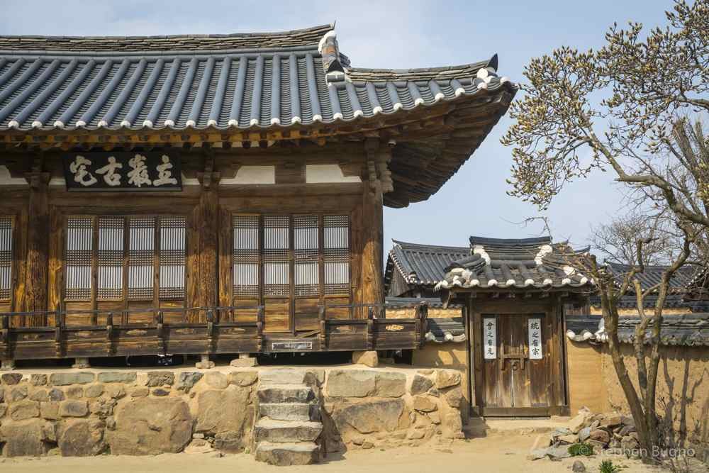 Hahoe Folk Village houses
