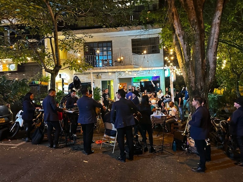 band playing in El Poblado area Medellin