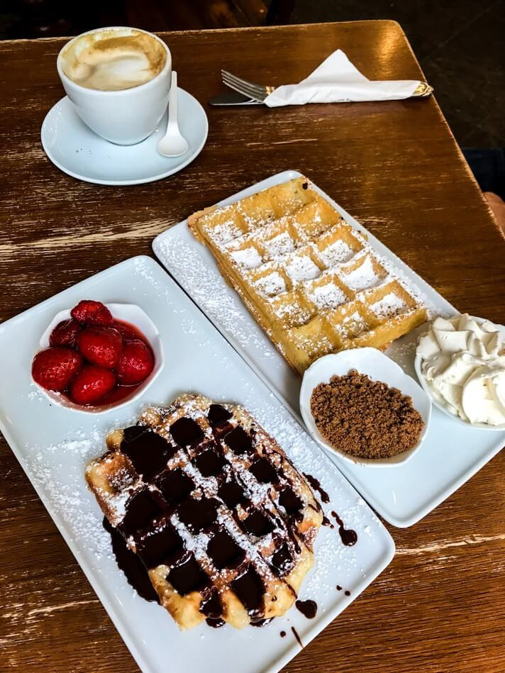 brussels guide best waffles in brussels couples coordinates maison dandoy