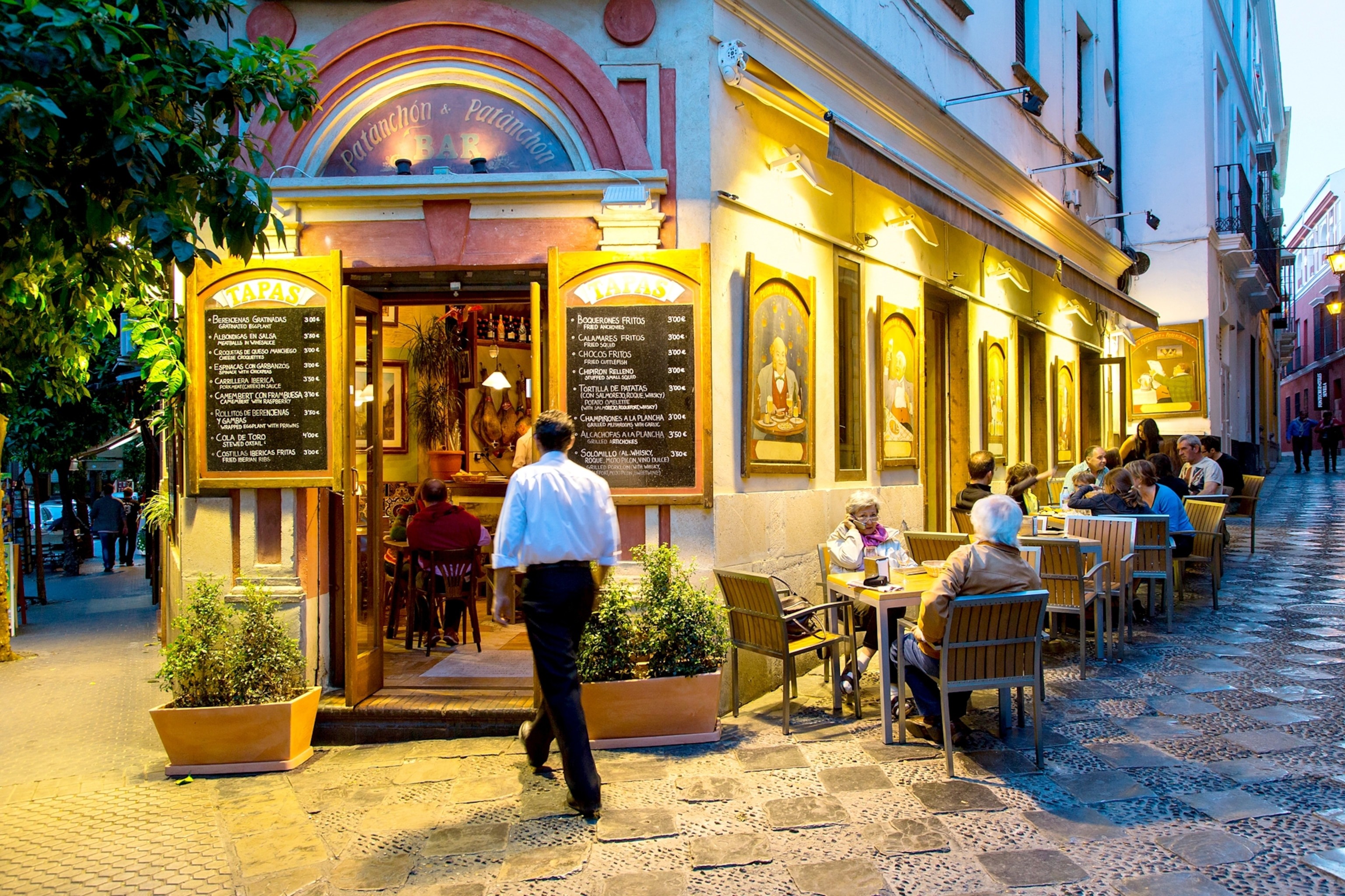 a restaurant and tapas bar in the Santa Cruz District of Sevilla, Spain