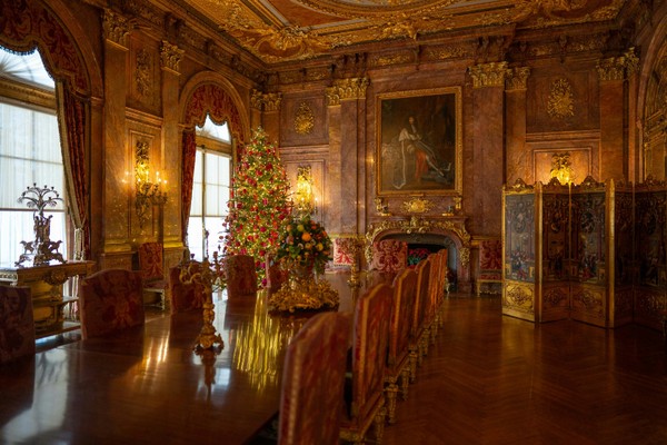 Cheapest christmas vacations newport