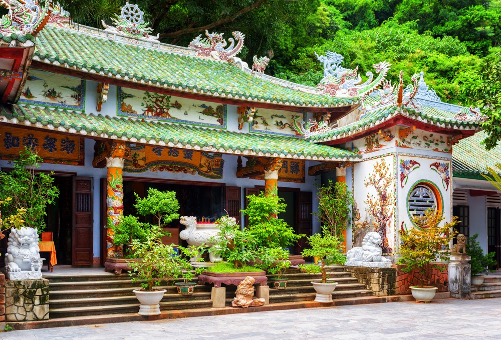 Linh Ung Pagoda in Marble Mountains, Da Nang, facing the sea and featuring a giant statue of Avalokitesvara Bodhisattva