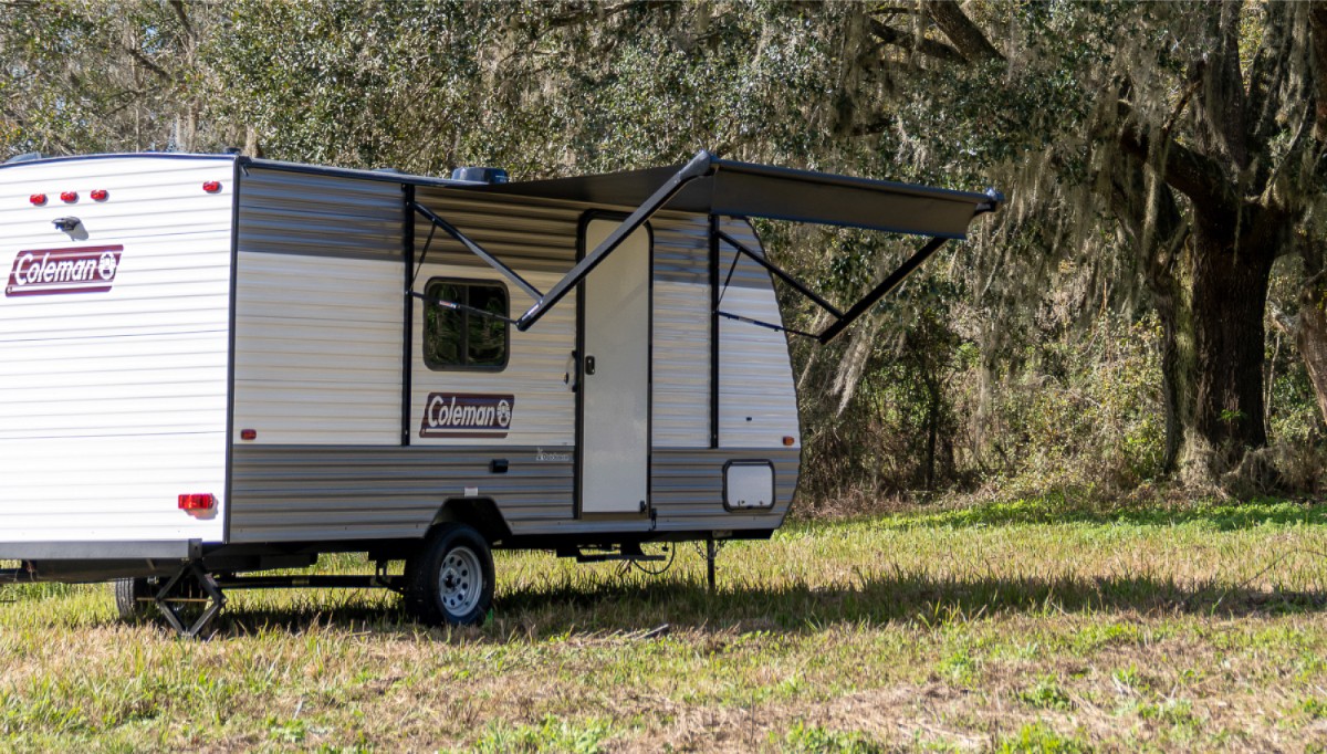 Coleman Lantern LT 17R travel trailer