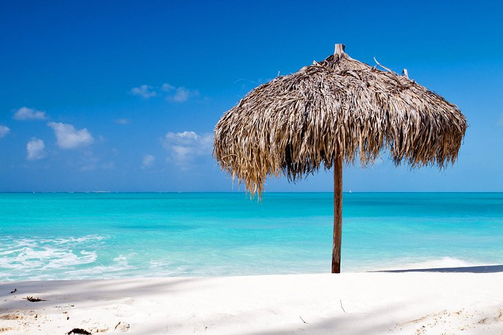 A pristine view of Playa Paraíso on Cayo Largo del Sur, highlighting its white sand and clear blue waters