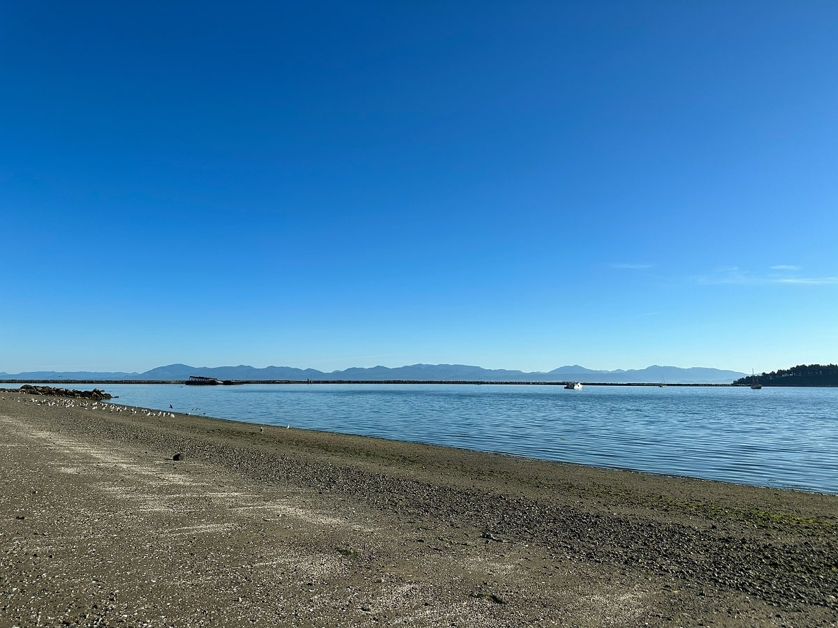 Dakwas Park Beach in Neah Bay, a perfect spot for family relaxation and scenic views
