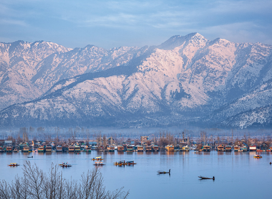 Dal Lake in winter