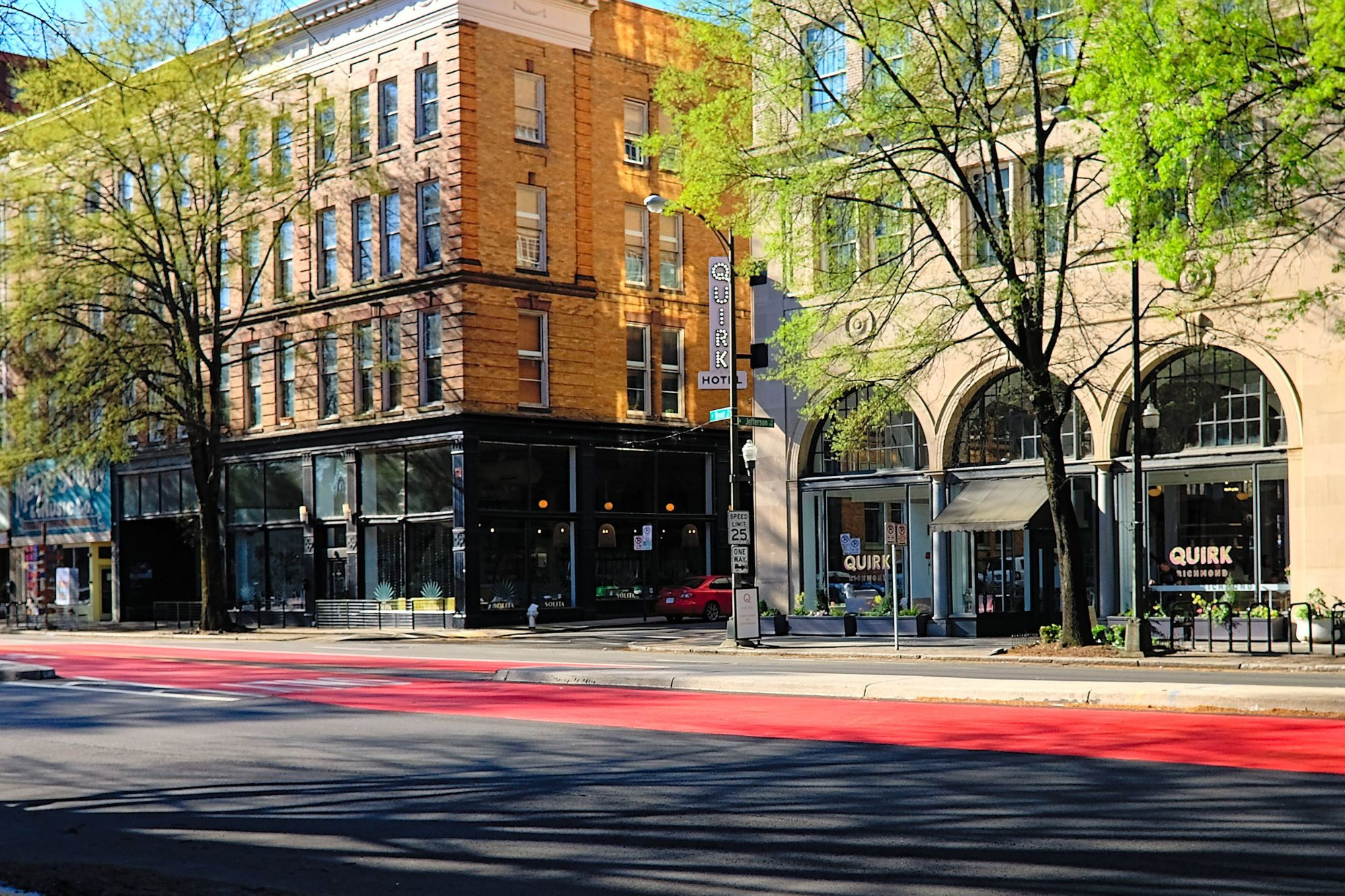 A photo of Broad Street in Richmond, VA