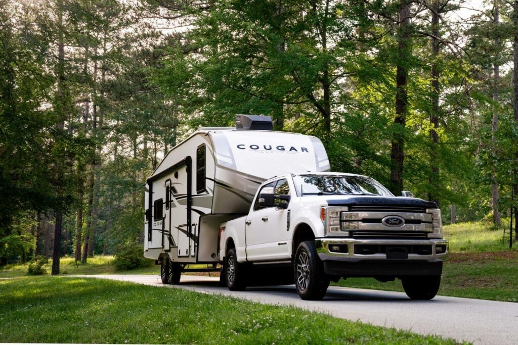 Truck towing small fifth wheel