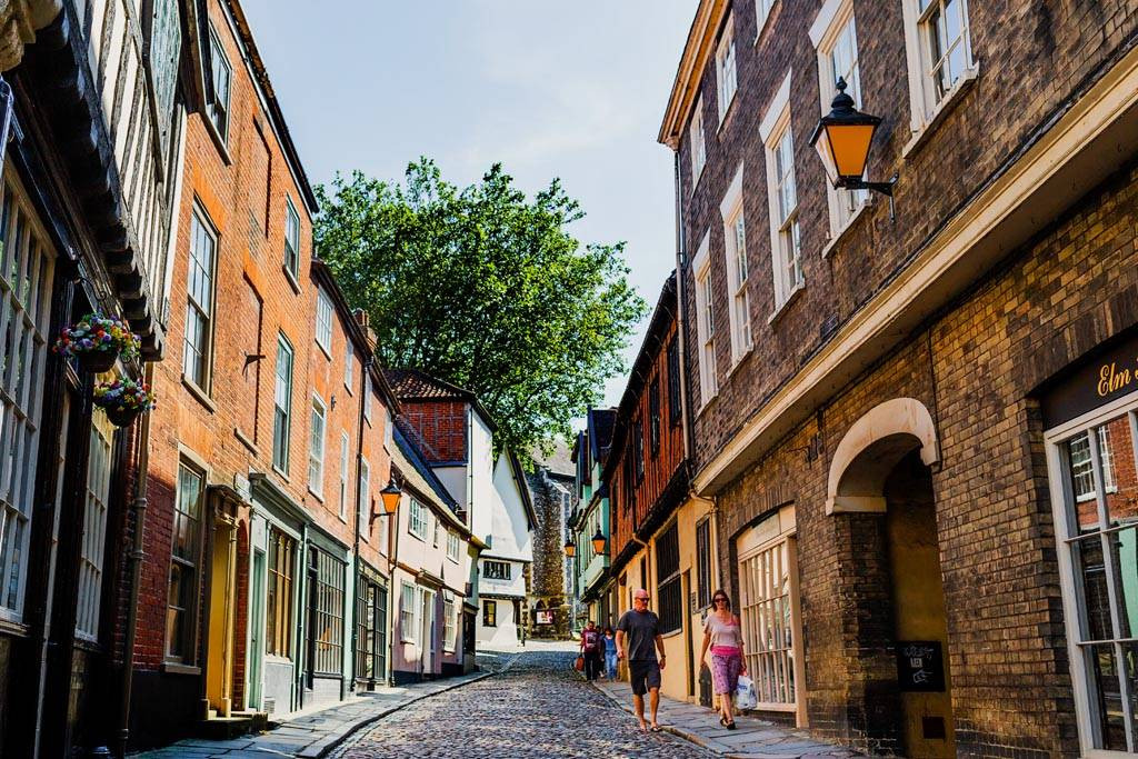 Elm Hill walkers Norwich