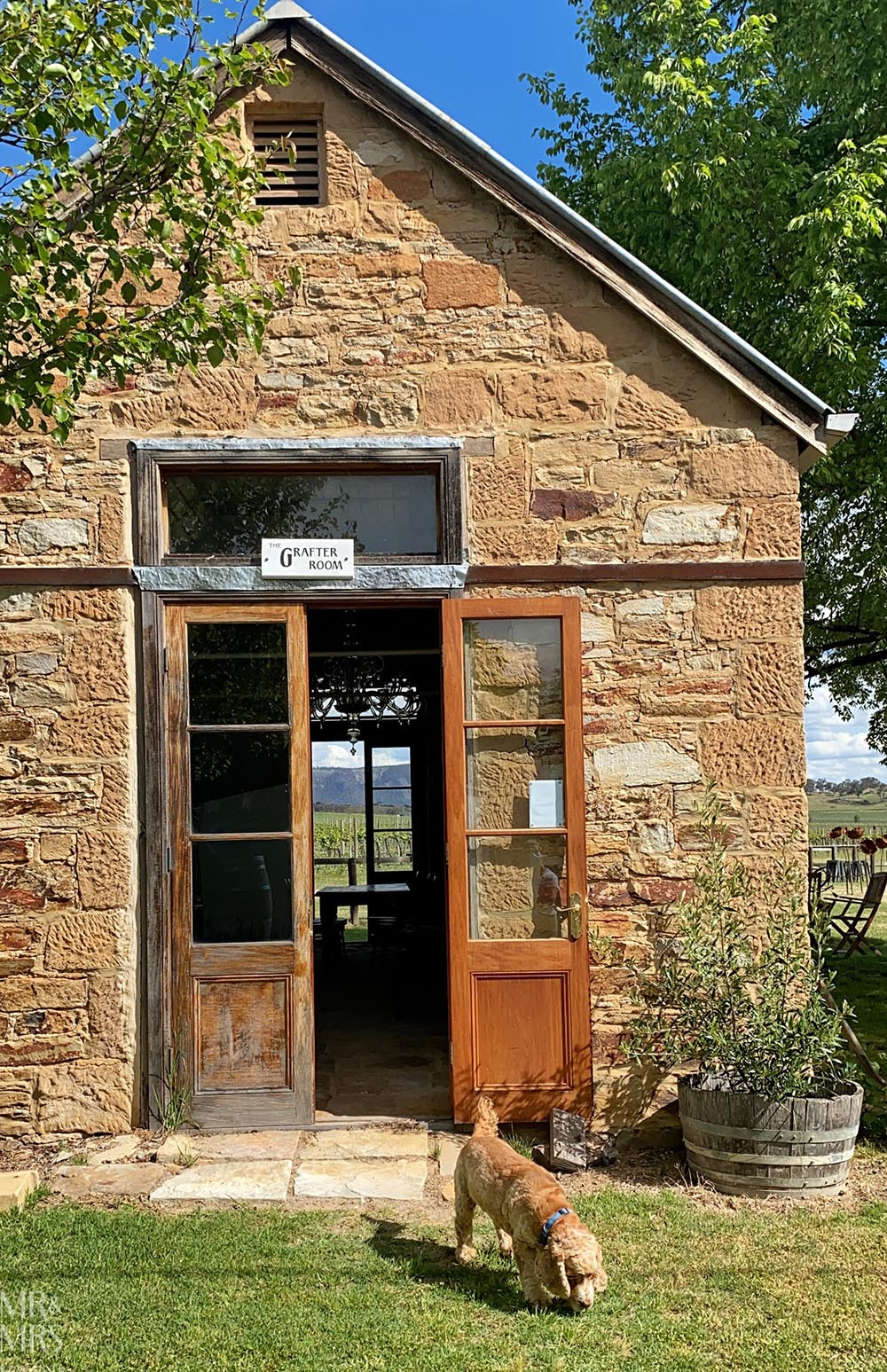 Essential guide to Mudgee NSW - De Beaurepaire Wines cellar door pretentious