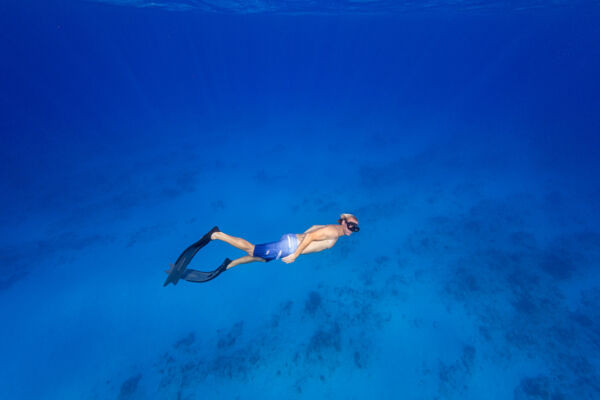 Freediving in the amazing blue water of Malcolm
