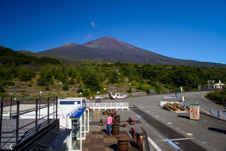 Bus stop at Gotemba 5th station