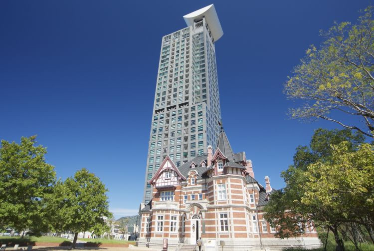 Mojiko Observation Deck: Panoramic views of Moji Port, Shimonoseki, and the Kanmon Strait