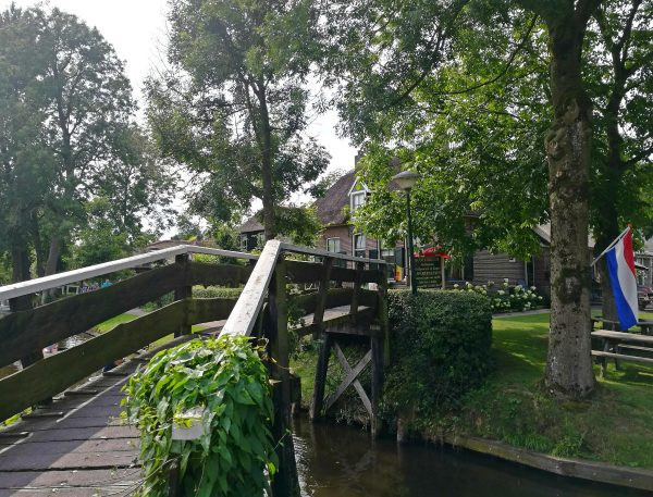 Driving to Giethoorn allows for detours and flexibility in your travel plans.