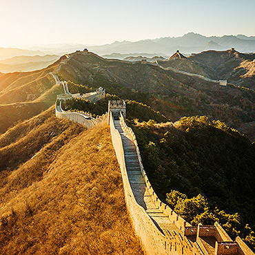 Walking the Great Wall of China with a tour