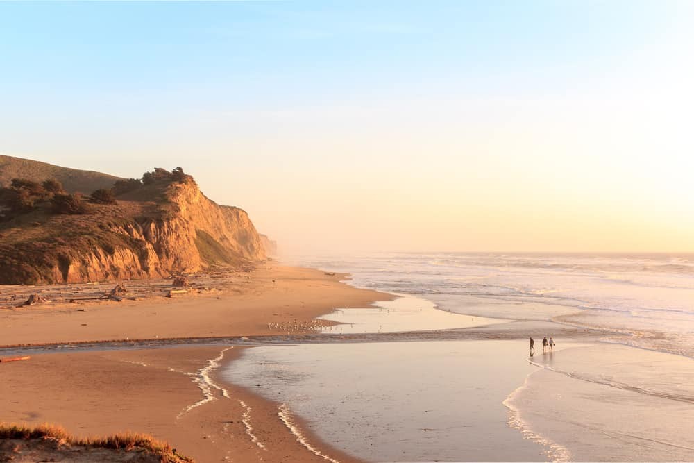 Coastal serenity in Half Moon Bay, California, perfect for a summer escape with SIXT.VN's reliable transportation