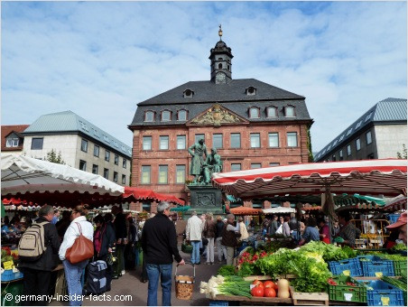 colourful stalls at the farmers market, a regular event in Hanau that offers local produce and goods