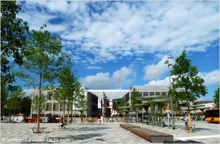 Shopping complex and city square in Hanau