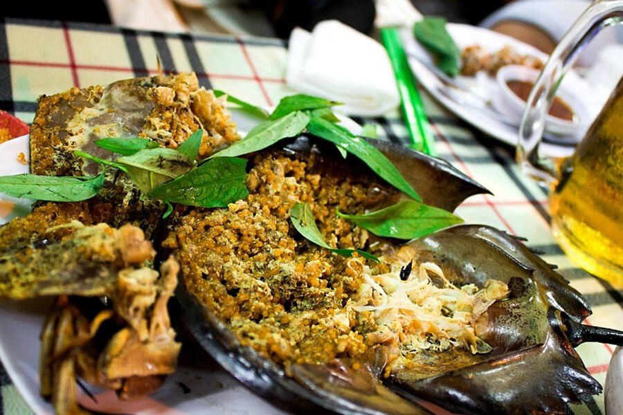 Horseshoe Crab (Sam Bien), a nutritious seafood used in various dishes like cakes, salads, and stir-fries