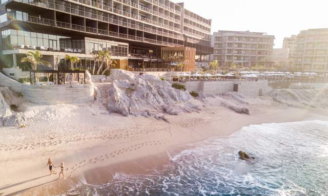 Hotel 1 - The Cape couple