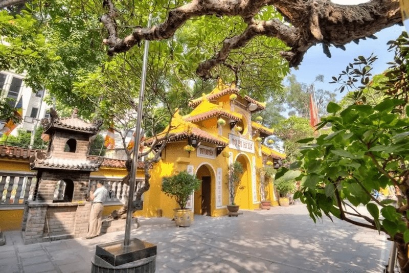 Notes for Visiting Quan Su Pagoda