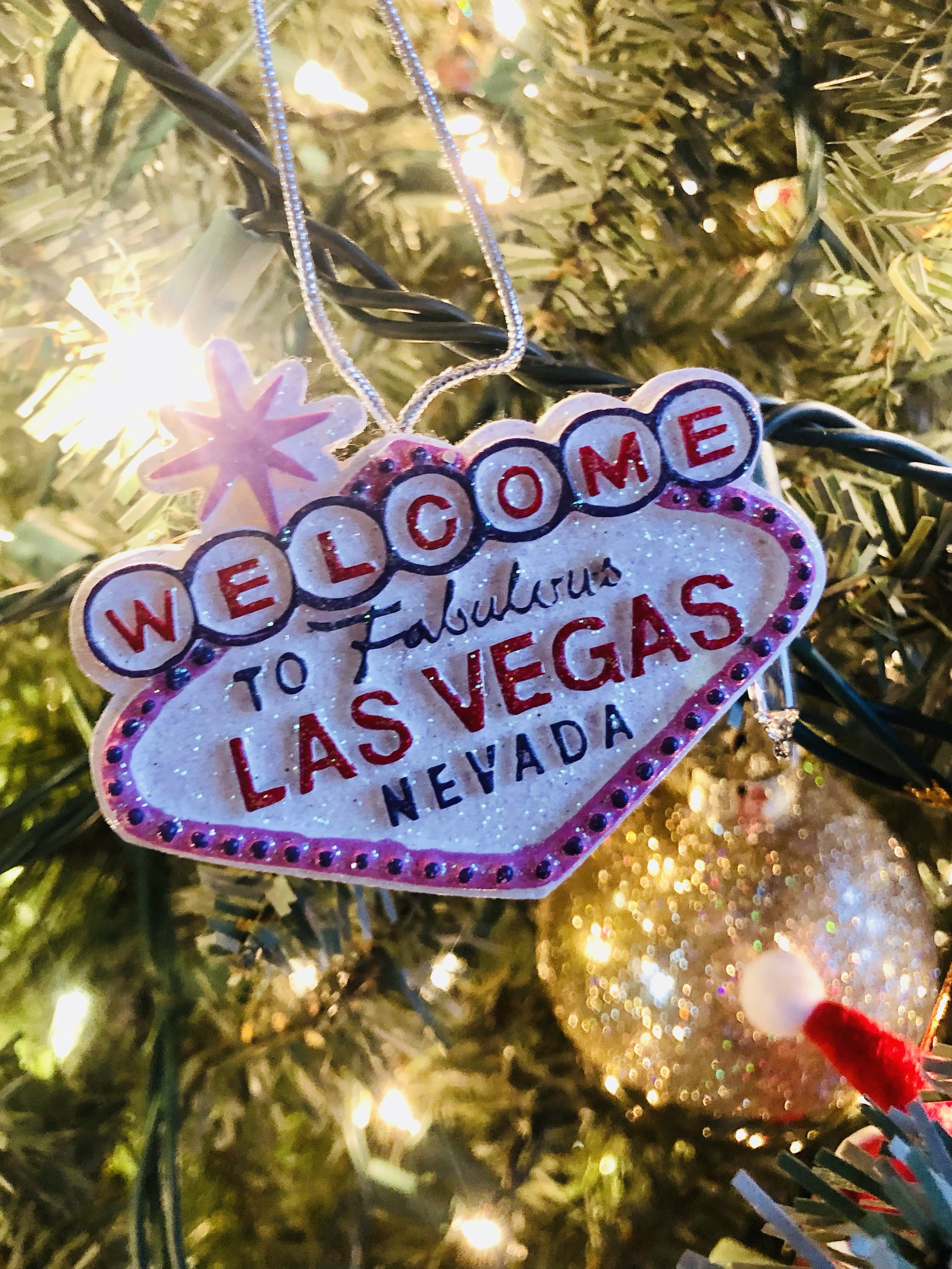 Hand-painted Nón Lá travel ornament