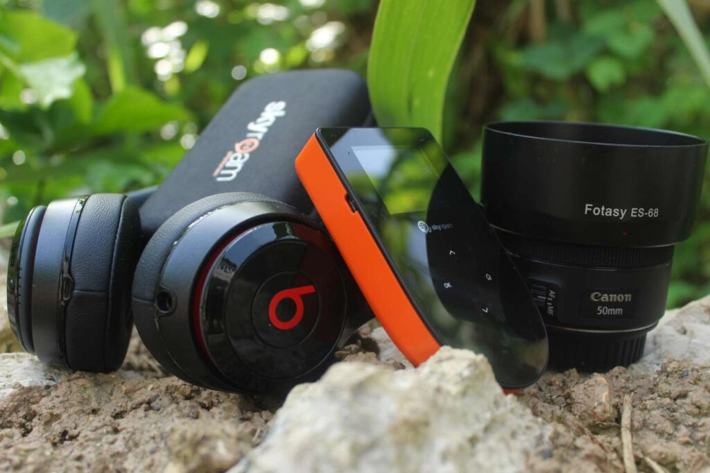Skyroam portable Wi-Fi hotspot for international travel