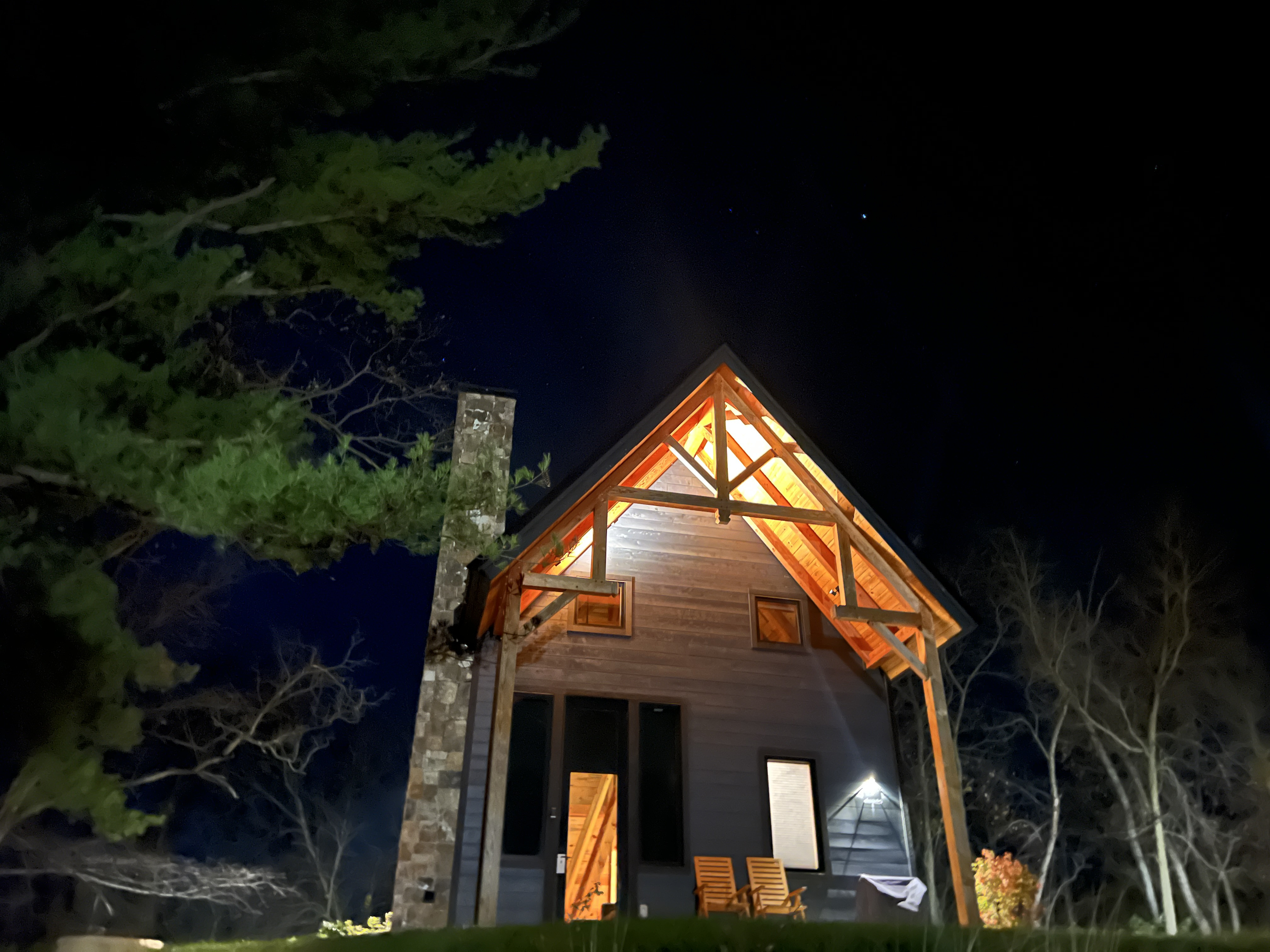 Locust Landing Glamping Cabin Exterior at Dragonfly Lakes Galesburg
